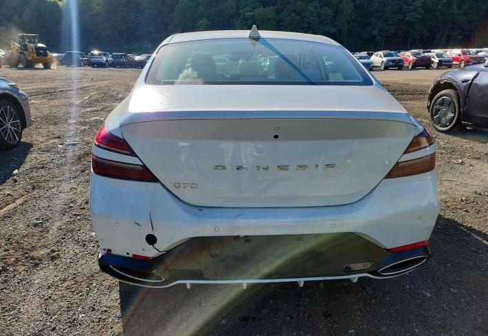 Salvage 2026 Genesis G70  in White