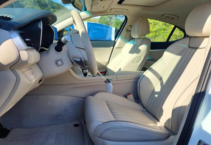 Salvage 2026 Genesis G70  in White