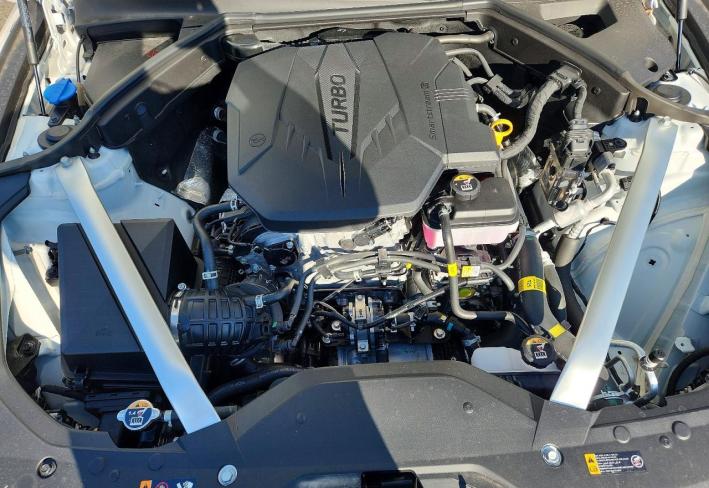 Salvage 2026 Genesis G70  in White