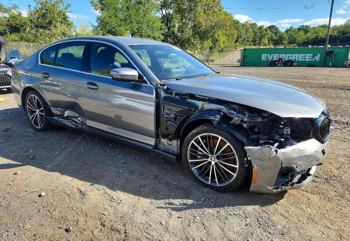 Salvage 2023 Bmw 540 Xi in Gray