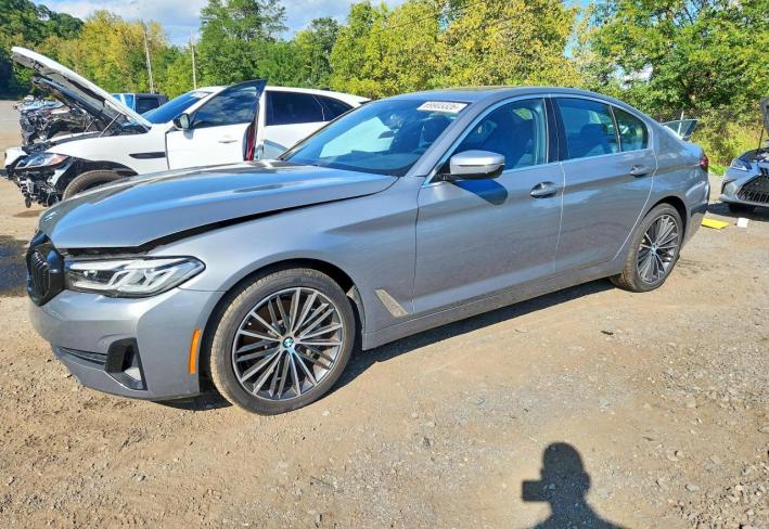 Salvage 2023 Bmw 540 Xi in Gray