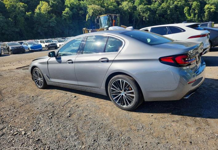 Salvage 2023 Bmw 540 Xi in Gray