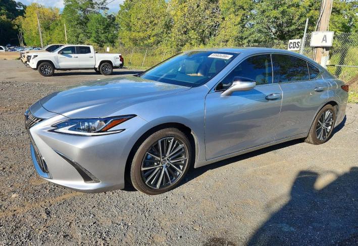 Salvage 2025 Lexus Es 350  in Silver