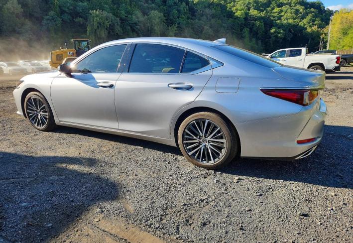Salvage 2025 Lexus Es 350  in Silver