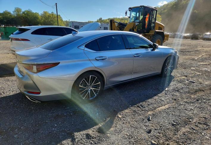 Salvage 2025 Lexus Es 350  in Silver