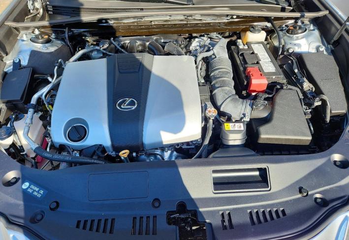 Salvage 2025 Lexus Es 350  in Silver