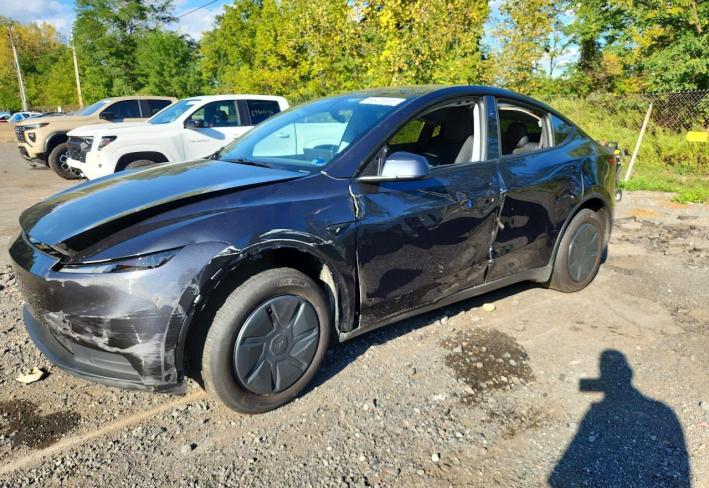 Salvage 2026 Tesla Model Y  in Gray