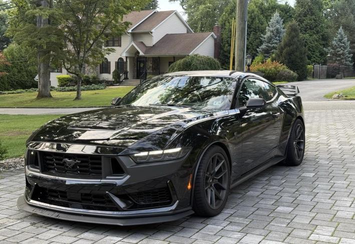 Salvage 2024 Ford Mustang Dark Horse in Черный