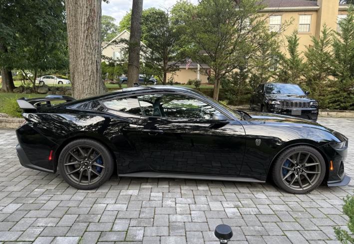 Salvage 2024 Ford Mustang Dark Horse in Черный