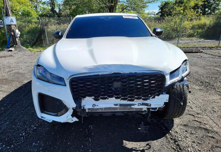 Salvage 2025 Jaguar F-pace R-dynamic S in Белый
