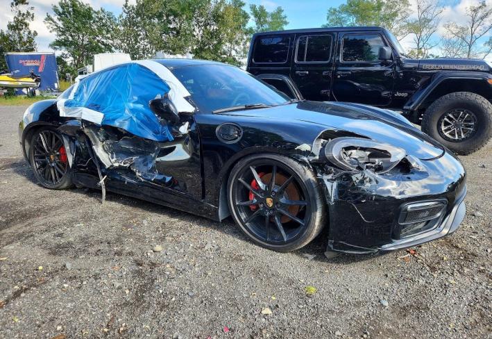 Salvage 2016 Porsche Cayman Gts in Черный