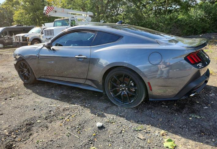 Salvage 2024 Ford Mustang  in Серый