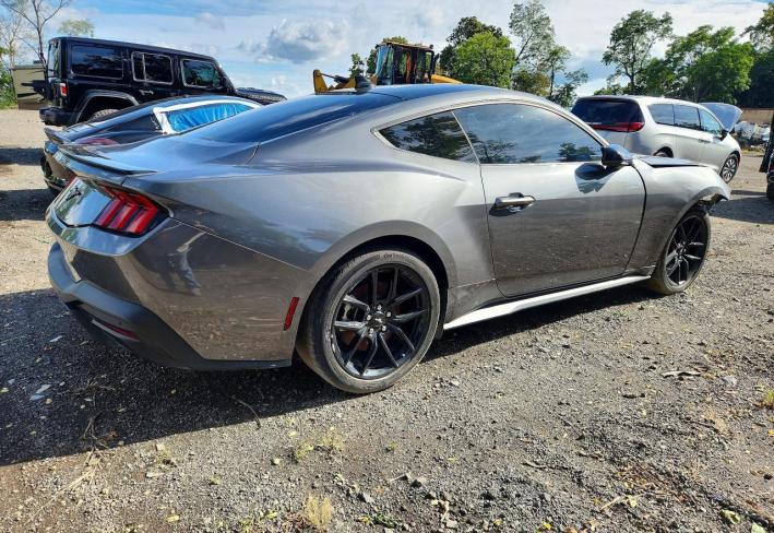 Salvage 2024 Ford Mustang  in Серый