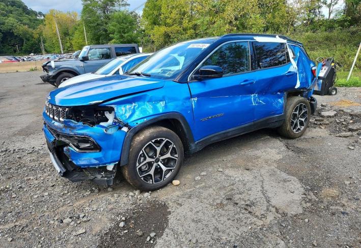 Salvage 2026 Jeep Compass Limited in Синий