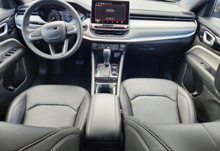 Salvage 2026 Jeep Compass Limited in Синий