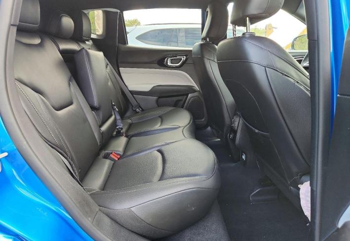 Salvage 2026 Jeep Compass Limited in Синий