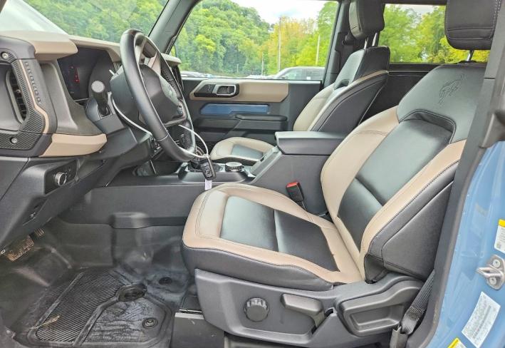 Salvage 2024 Ford Bronco  in Синий