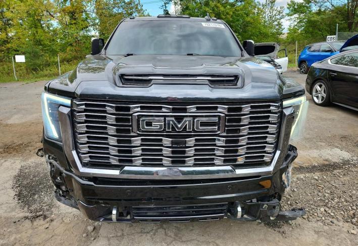 Salvage 2024 Gmc Sierra Denali Ultimate in Черный