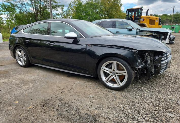 Salvage 2019 Audi S5 Premium Plus in Черный