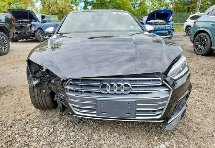 Salvage 2019 Audi S5 Premium Plus in Черный