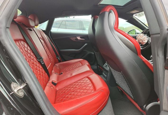 Salvage 2019 Audi S5 Premium Plus in Черный