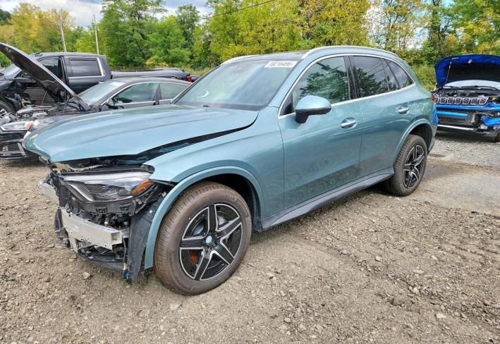 Salvage 2026 Mercedes-benz Glc 300 4matic in Зеленый