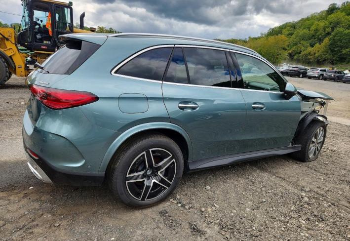 Salvage 2026 Mercedes-benz Glc 300 4matic in Зеленый
