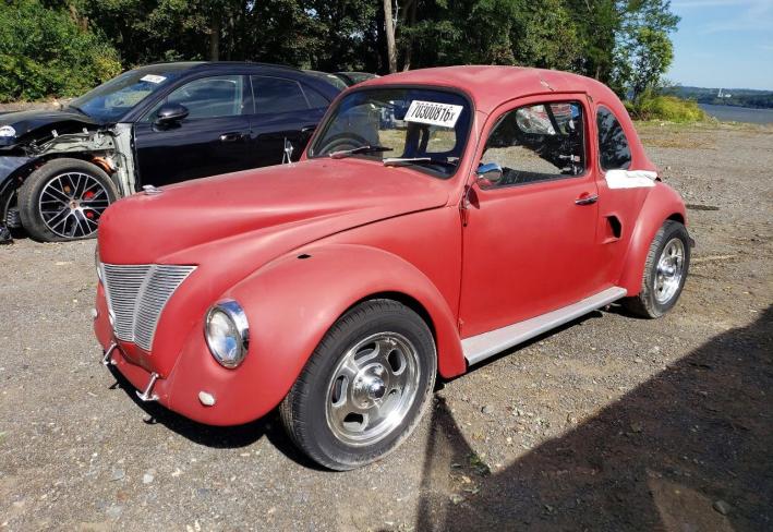 Salvage 1969 Volkswagen Beetle  in Красный
