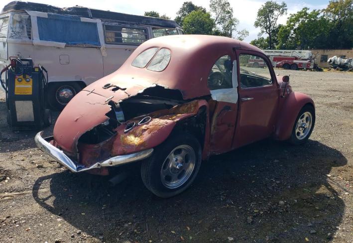 Salvage 1969 Volkswagen Beetle  in Красный