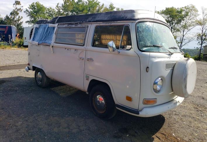 Salvage 1970 Volkswagen Transporter  in Белый