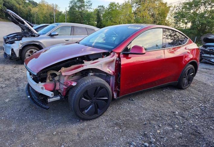 Salvage 2026 Tesla Model Y  in Бордовый
