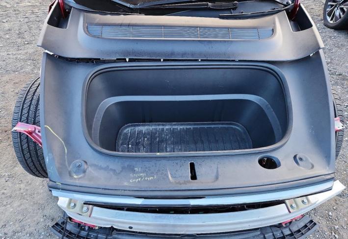 Salvage 2026 Tesla Model Y  in Бордовый