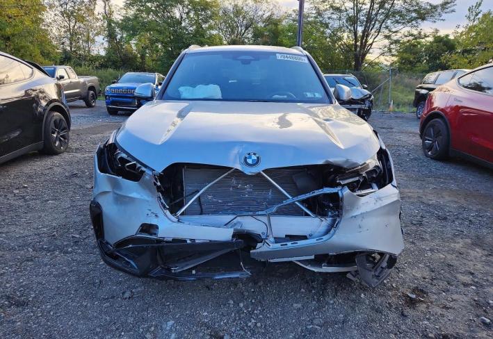 Salvage 2026 Bmw X1 Xdrive28i in Серебристый