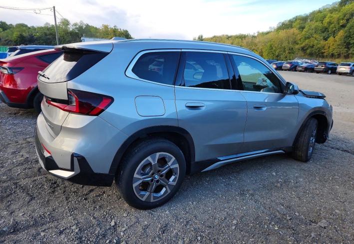 Salvage 2026 Bmw X1 Xdrive28i in Серебристый