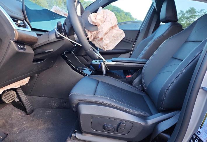 Salvage 2026 Bmw X1 Xdrive28i in Серебристый
