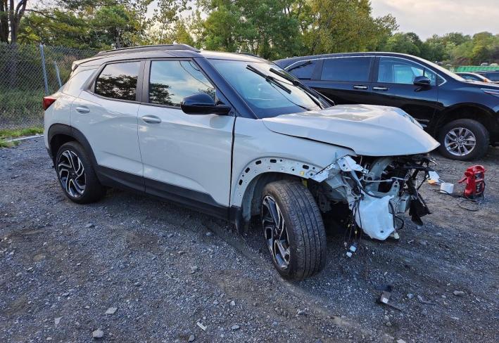 Salvage 2026 Chevrolet Trailblazer Rs in Бежевый
