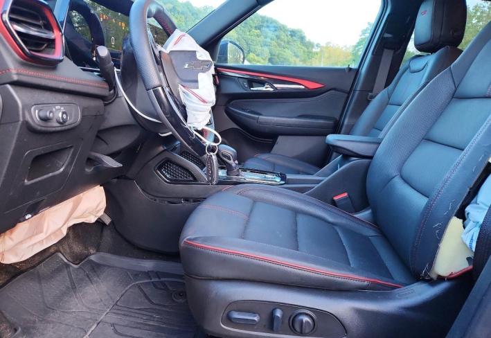 Salvage 2026 Chevrolet Trailblazer Rs in Бежевый