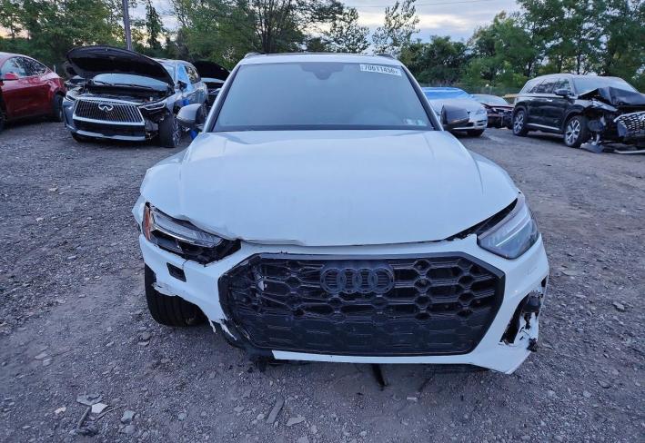 Salvage 2024 Audi Sq5 Prestige in Белый