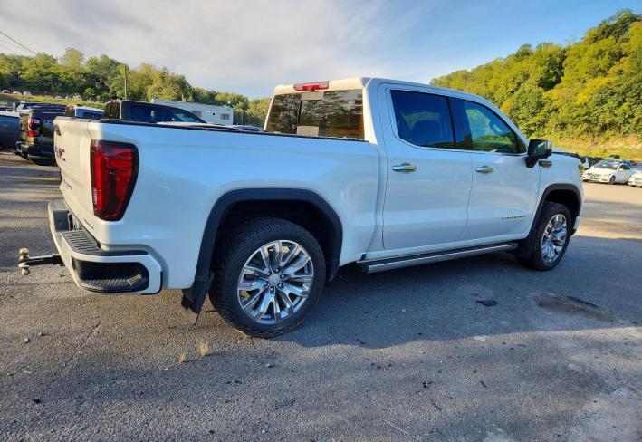 Salvage 2025 Gmc Sierra Denali in Белый
