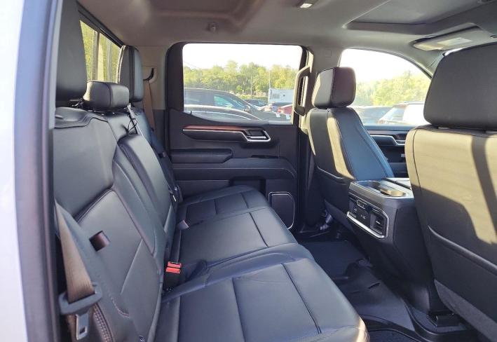Salvage 2025 Gmc Sierra Denali in Белый