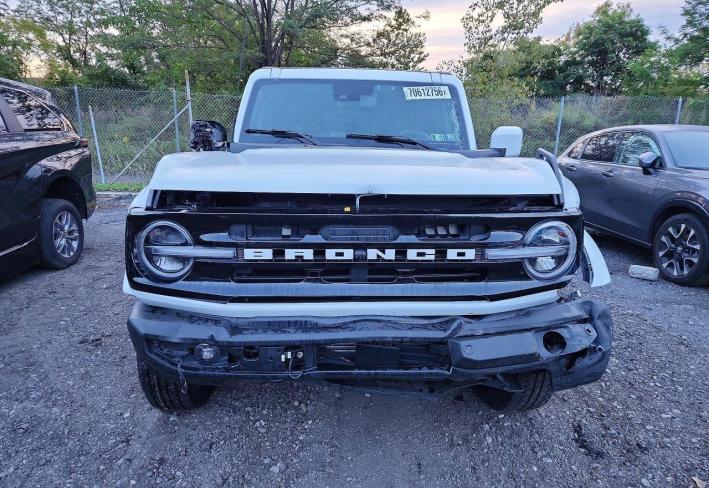 Salvage 2024 Ford Bronco Outer Banks in Белый