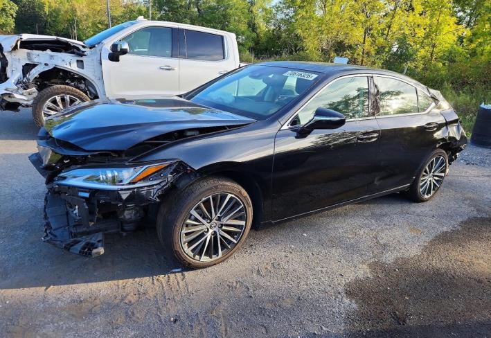 Salvage 2023 Lexus Es 300h  in Черный