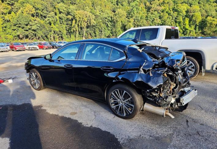 Salvage 2023 Lexus Es 300h  in Черный