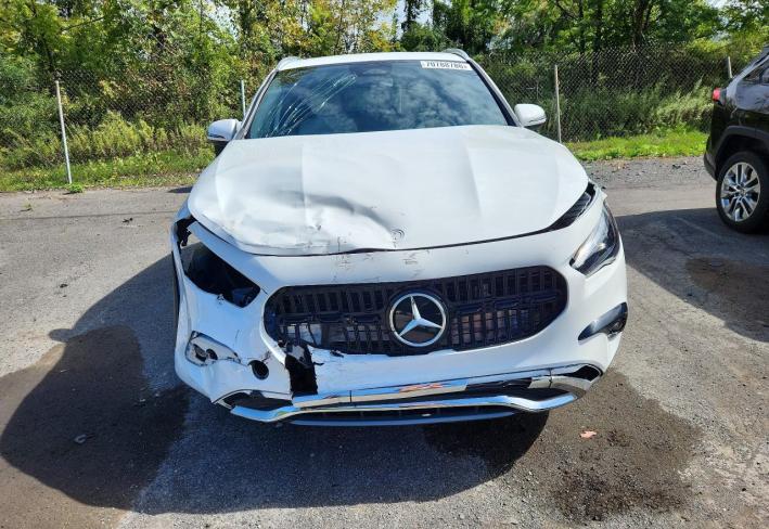 Salvage 2025 Mercedes-benz Gla 250 4matic in Белый