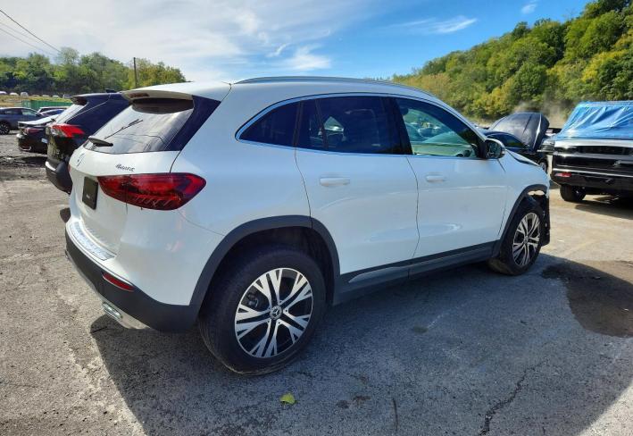 Salvage 2025 Mercedes-benz Gla 250 4matic in Белый
