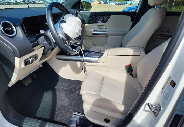 Salvage 2025 Mercedes-benz Gla 250 4matic in Белый