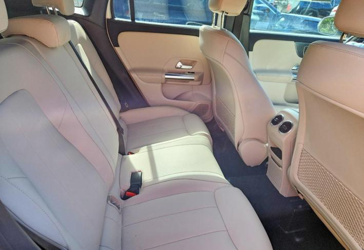 Salvage 2025 Mercedes-benz Gla 250 4matic in Белый