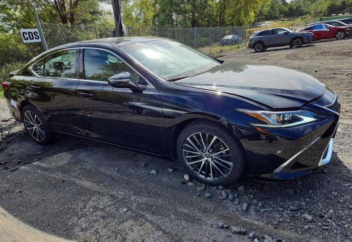 Salvage 2024 Lexus Es 250  in Черный
