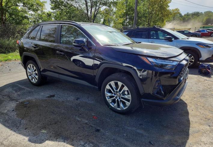 Salvage 2024 Toyota Rav4 Xle Premium in Черный