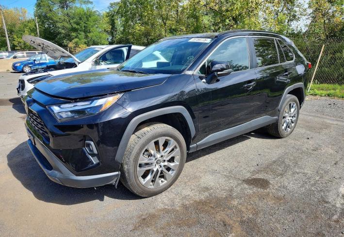 Salvage 2024 Toyota Rav4 Xle Premium in Черный